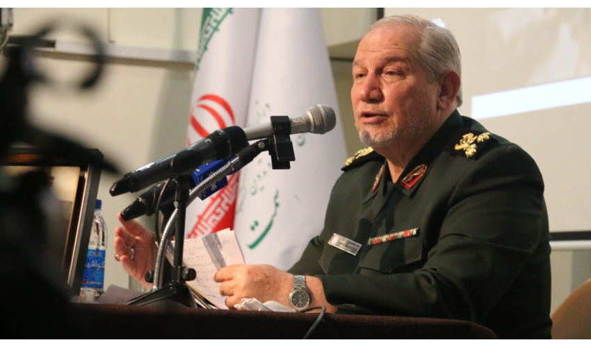 سرلشکر صفوی: دولت جدید آمریکا هم نمی‌تواند مانع سقوط هیمنه آمریکا شود/ آیت‌الله احمد عابدی: تواضع، فروتنی و دلدادگی به اهل‌بیت (ع) در حاج قاسم مشهور بود